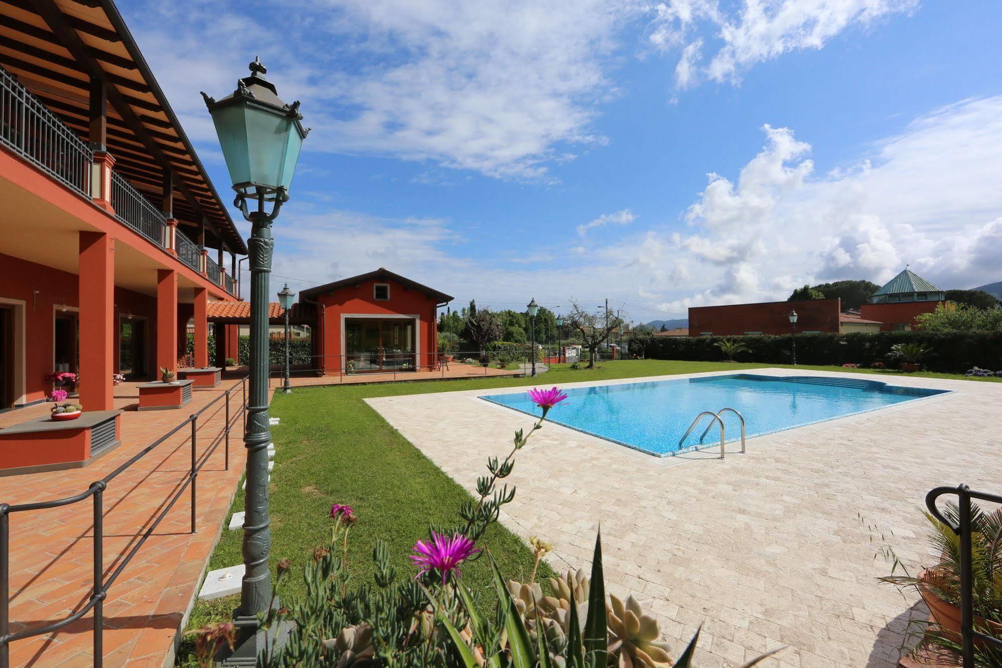 Albergo La Luna Sarzana Exterior photo